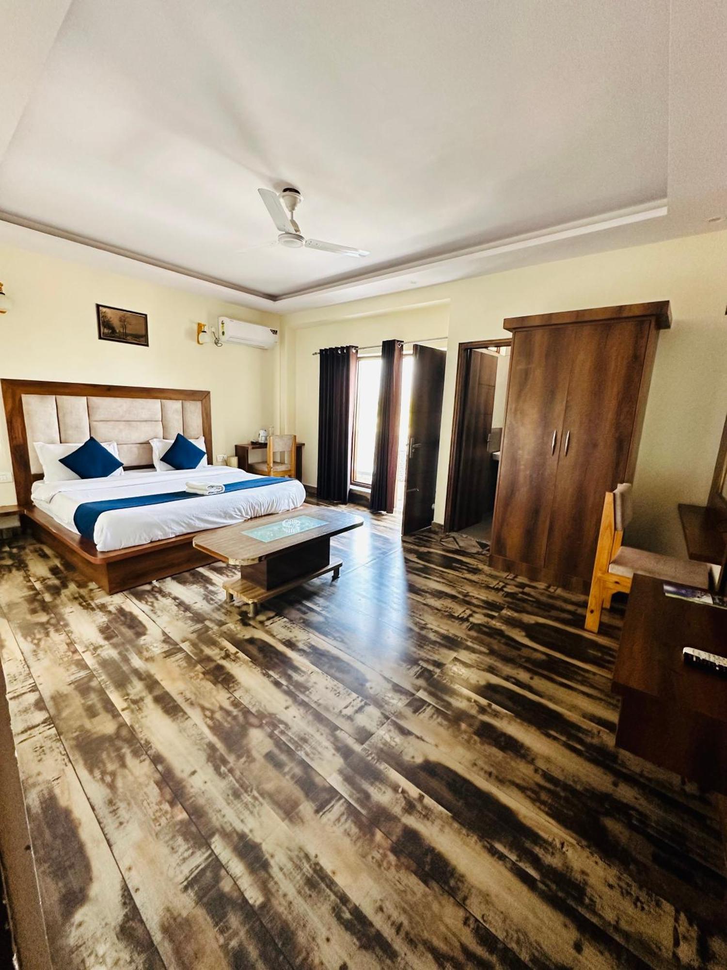 Hotel Royal Orbit By Arony Hospitality Dehradun Exterior photo